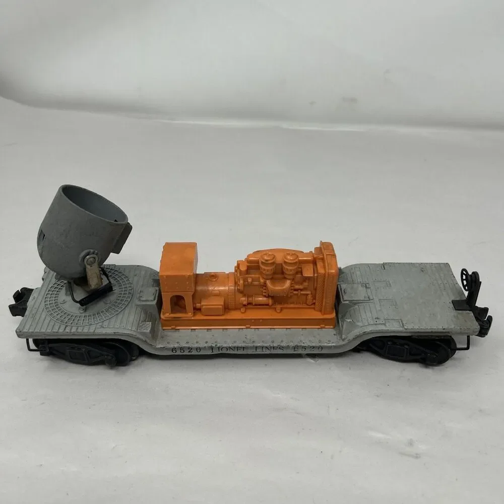 Vintage O-Scale Lionel Train Cars Lot of 4 Boxcar Spotlight & Cattle Car Gondola